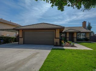 18745 Buckskin Dr, Bloomington, CA 92316