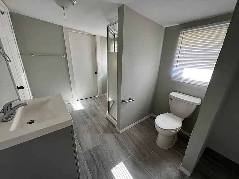 2738 Spring St — Photo 4