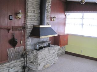 3570 S 44th St, Greenfield, WI 53220