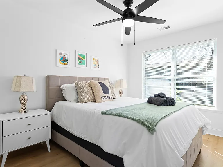 604 Julian St NW — Photo 22
