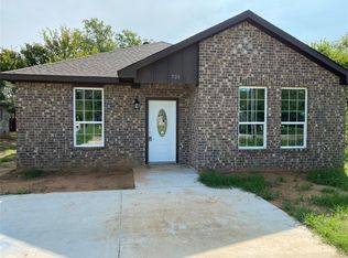 720 N Border St, Cleburne, TX 76031