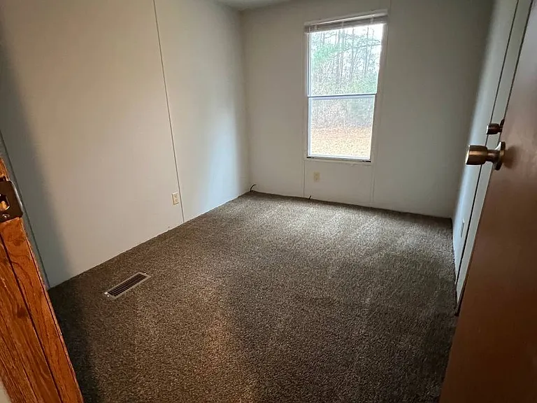 685 Julia St — Photo 11