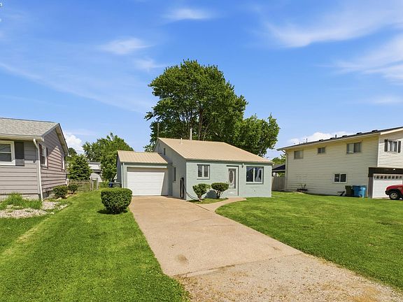 4th image of 445 Morton Rd