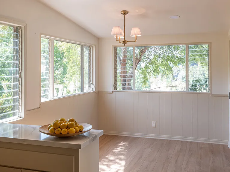 1365 N Wetherly Dr — Photo 10