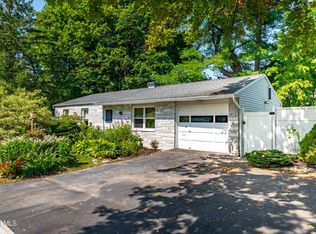 15 Groesbeck Pl, Delmar, NY 12054