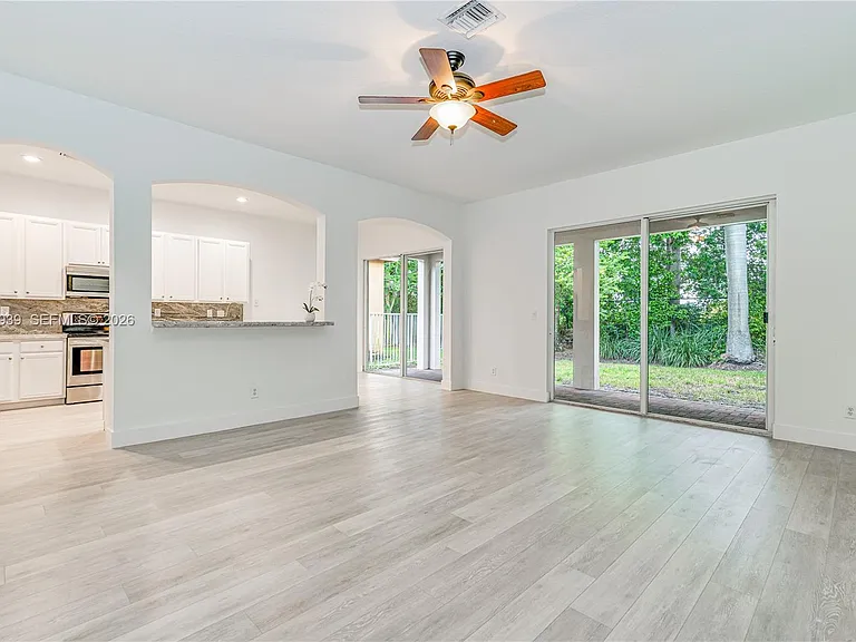 4413 W Whitewater Ave — Photo 6