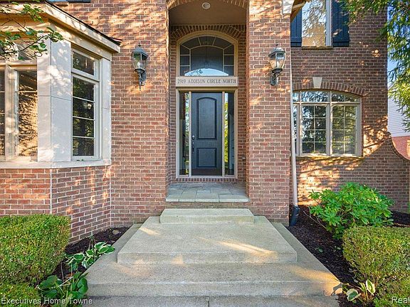 5th image of 2919 Addison Cir N