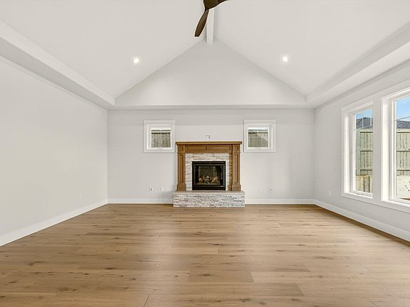 3rd image of 4090 Crystal Springs Dr