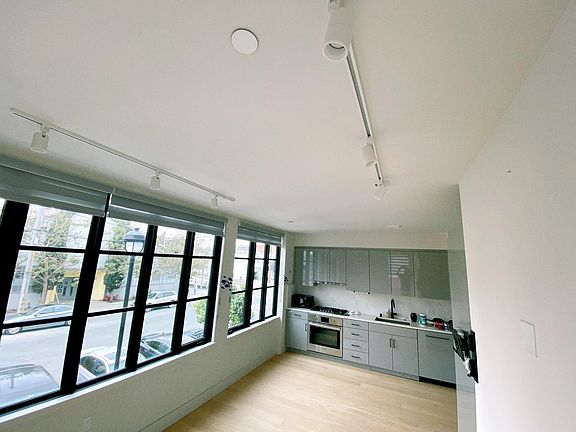 4th image of 901 Tennessee St Unit 207