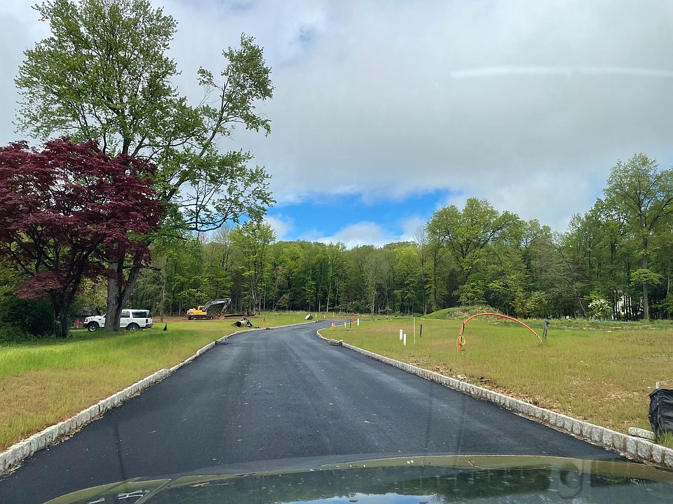 2nd image of 3 Whitnacks Ct