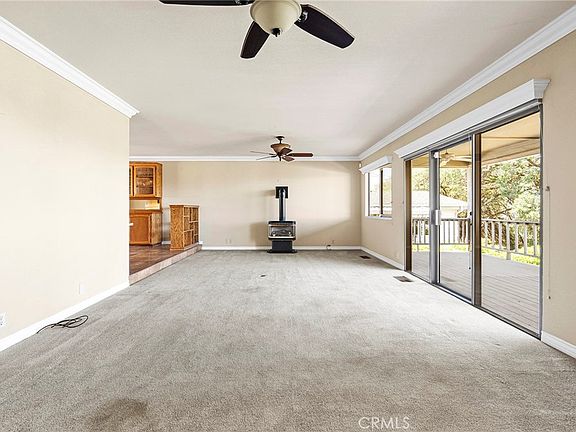 4th image of 4 Oak Hill Dr