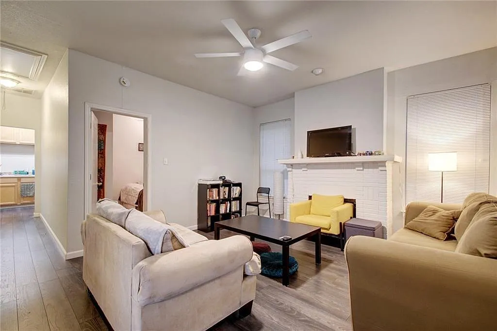 3 bed, 4032 sqft, $4,500 — Photo 4