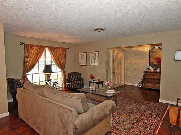3rd image of 721 Brock Dr