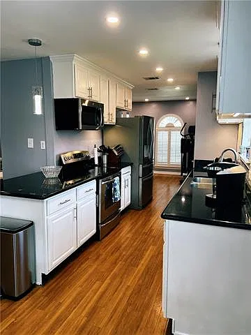 3 bed, 2.0 bath, 1660 sqft, $2,500 — Photo 4