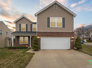 2665 Compton Dr, Waterford, MI 48329