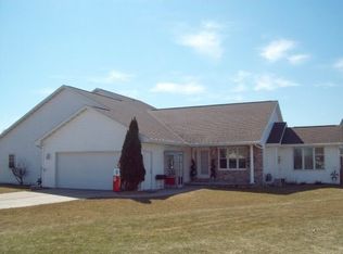 1780 E Briarwood Ct, De Pere, WI 54115