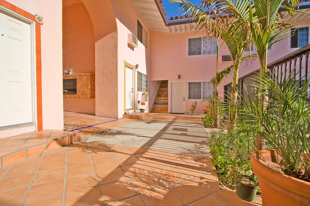 1 bed, $2,375 — Photo 3