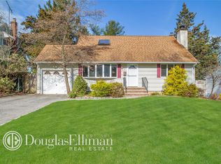 68 Hillside Ln, Syosset, NY 11791