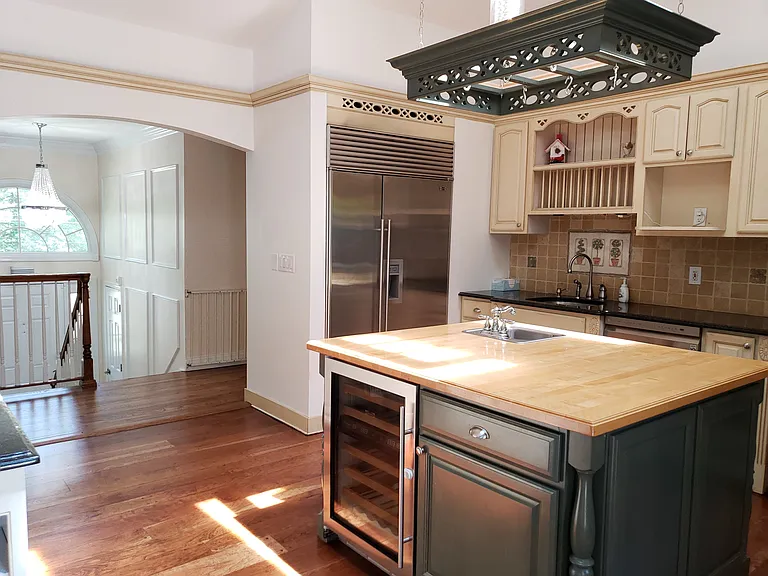 275 Evergreen Ave #1 — Photo 10