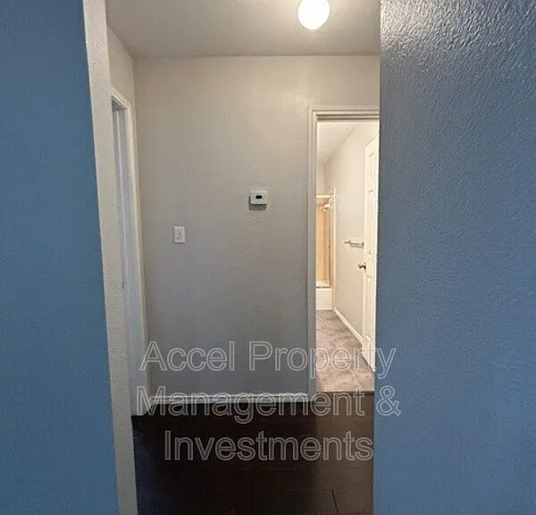 214 W 17th St — Photo 15