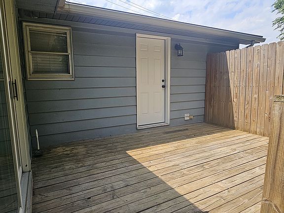 4th image of 15083 Maccorkle Ave