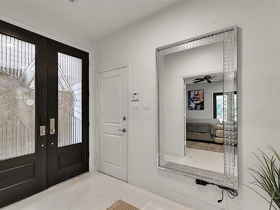 5th image of 5213 Lillian St