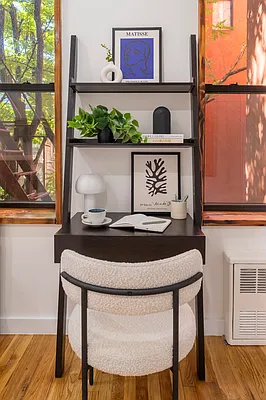 Office, photo 1