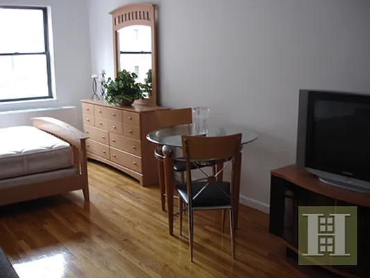 Rented by Halstead Real Estate | media 7