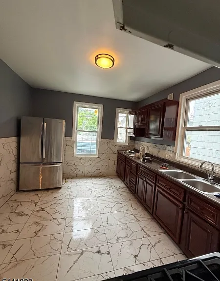 239 S Clinton St #1 — Photo 7