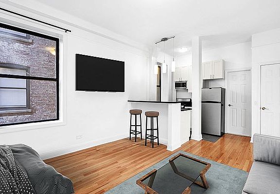 2nd image of 347 W 55th St APT 2K