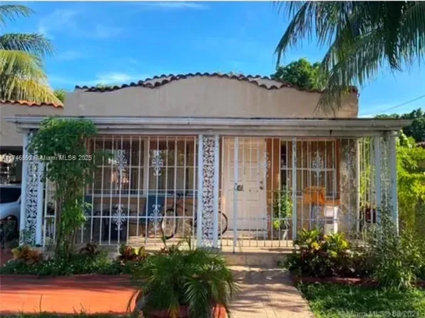 2162 NW 26th St, Miami, FL 33142