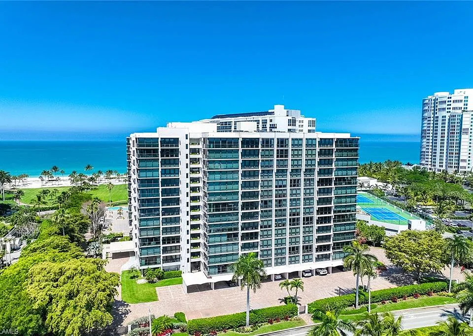4031 Gulf Shore Blvd N #55