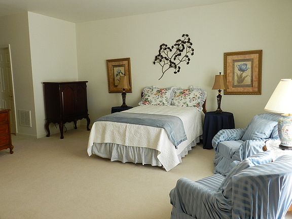 5th image of 12001 Meadow Branch Way