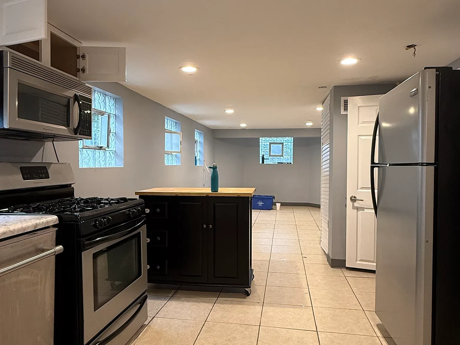 1 bed, 900 sqft, $1,175 — Photo 1