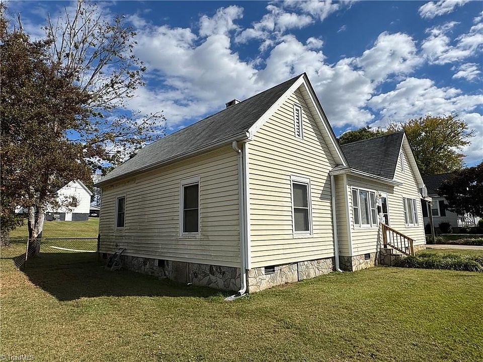 2nd image of 304 Ricks Dr