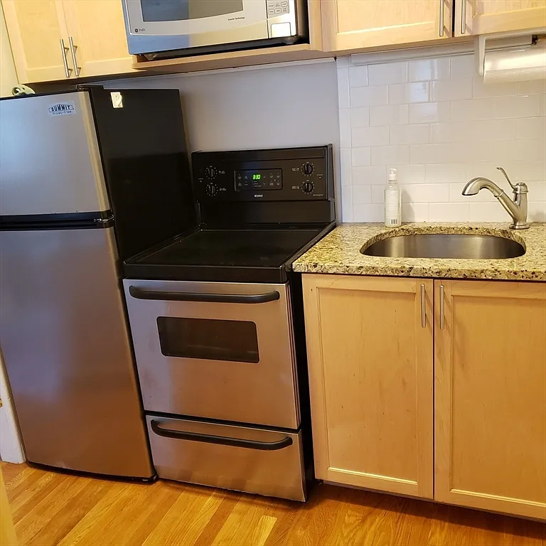 Building Photo - 21 Beacon St #6C