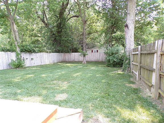 5th image of 220 Harding St