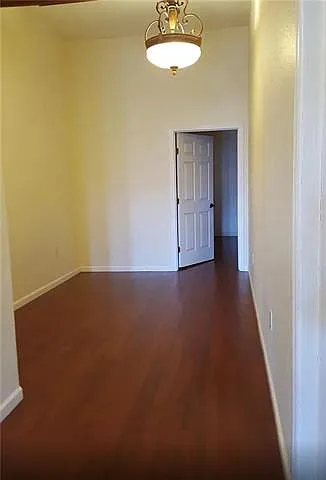915 Decatur St #F — Photo 14