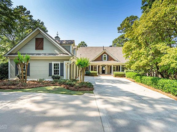 3rd image of 1290 Dogwood Dr