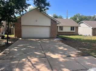 8229 E Mount Vernon Rd, Wichita, KS 67207