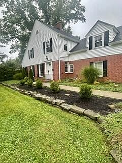 3rd image of 610 Russell Rd