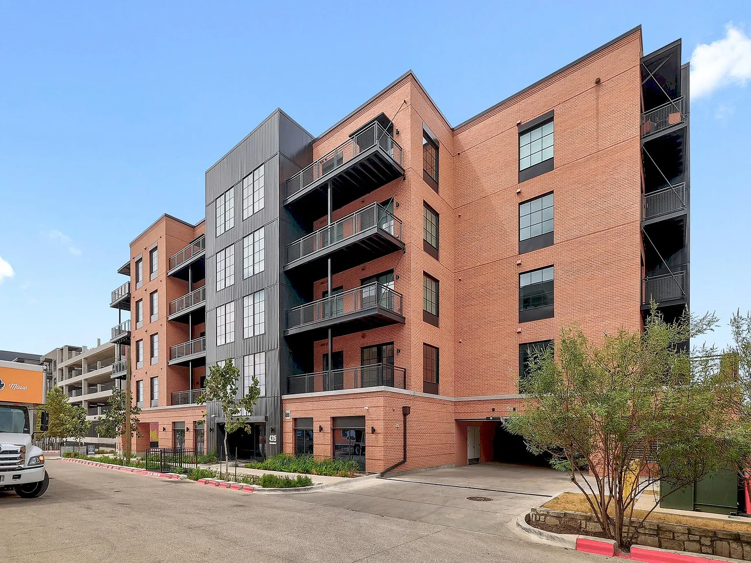 2 bed, 2.0 bath, 1075 sqft, $2,650 — Photo 2