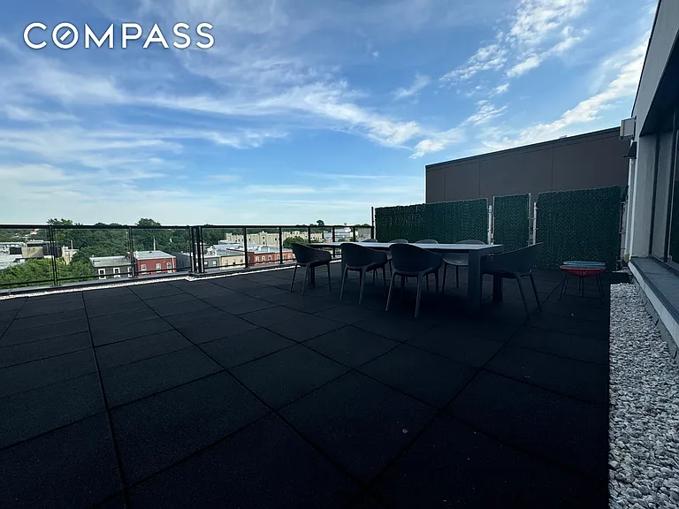 1671 Summerfield St #4B — Photo 5