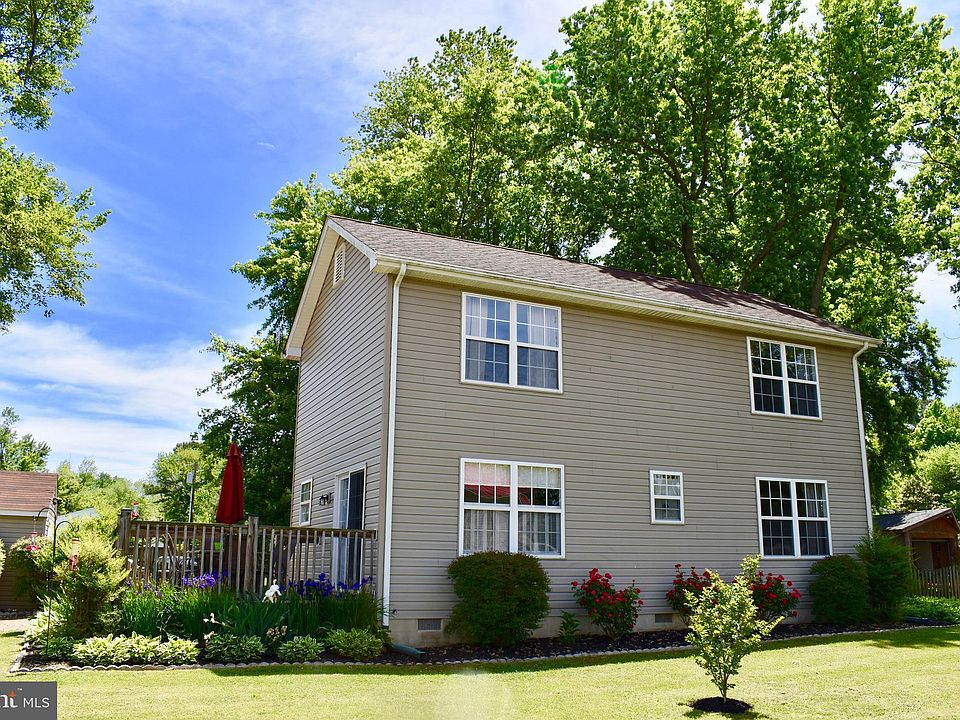 1st image of 201 Church Ln