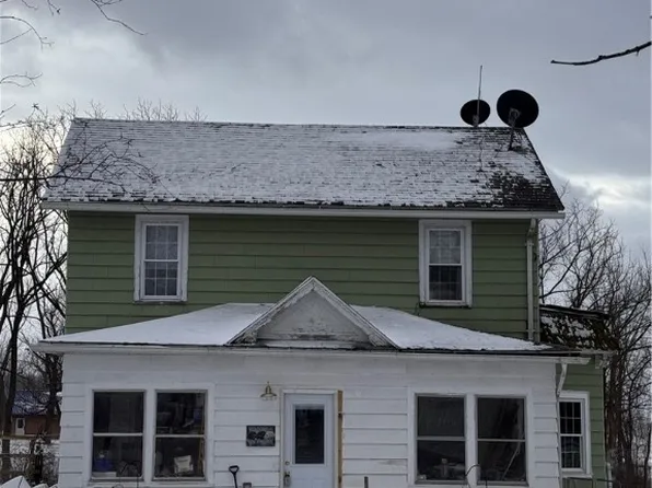 1320 Levanna Rd, Union Springs, NY 13160