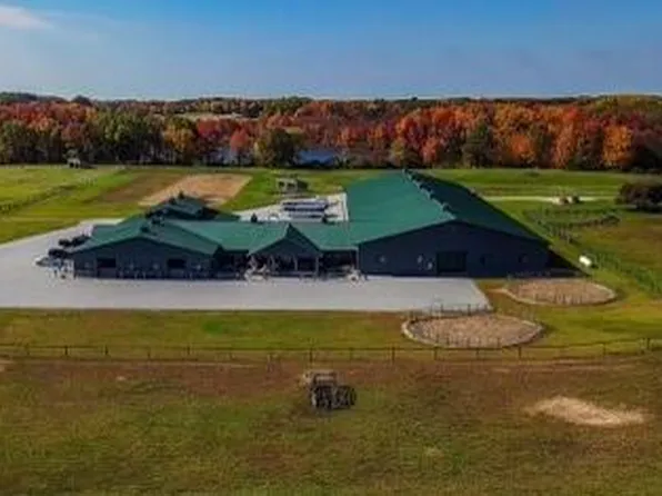 2591 S Ramshorn Dr, Fremont, MI 49412