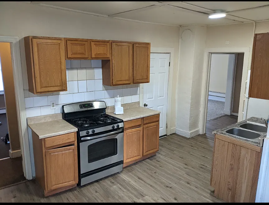 2 bed, 900 sqft, $1,600 — Photo 3