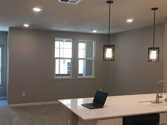 5th image of 1022 Onofrio Ln