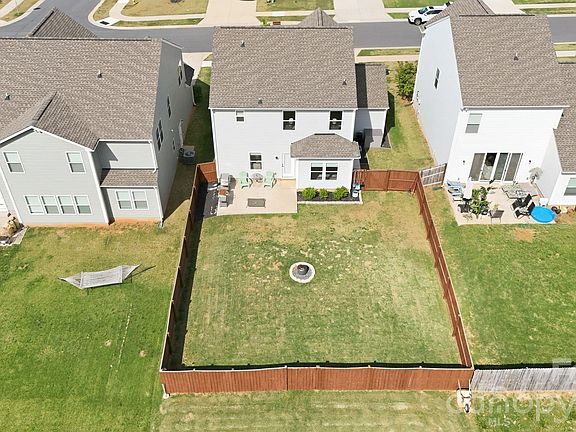 2nd image of 134 Fairfield Dr