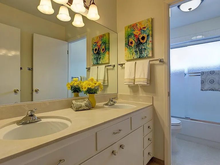 1462 Lillian St — Photo 23